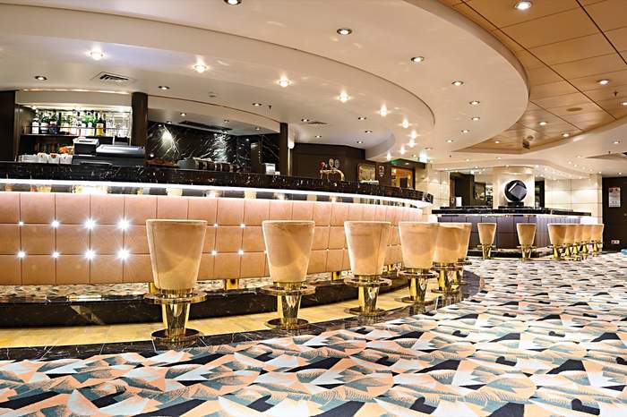 MSC Musica Class gold bar 2.jpg